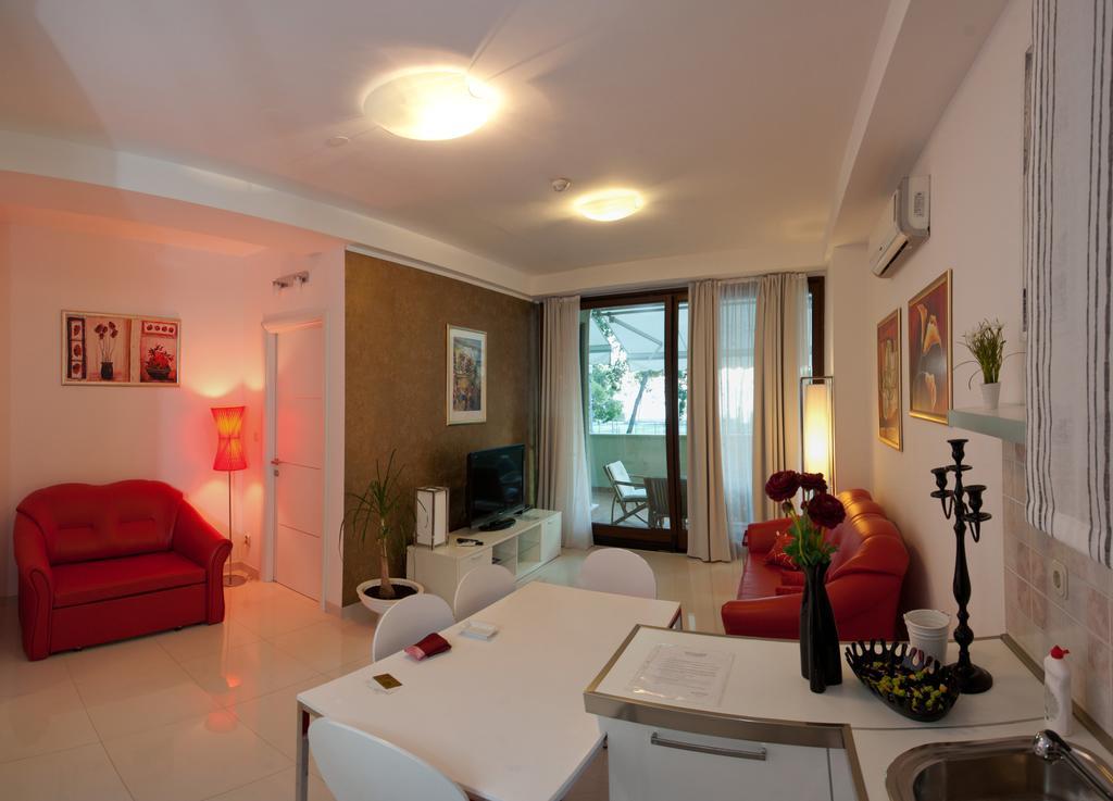 Residence Apartments Anamaria Podstrana Exterior foto