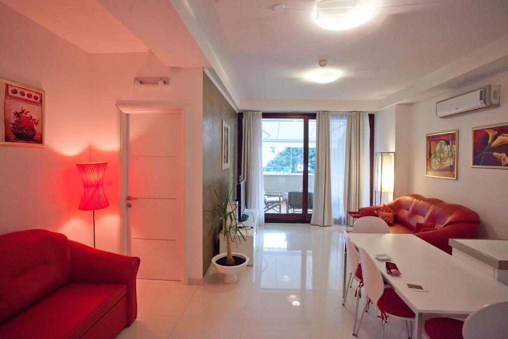 Residence Apartments Anamaria Podstrana Exterior foto